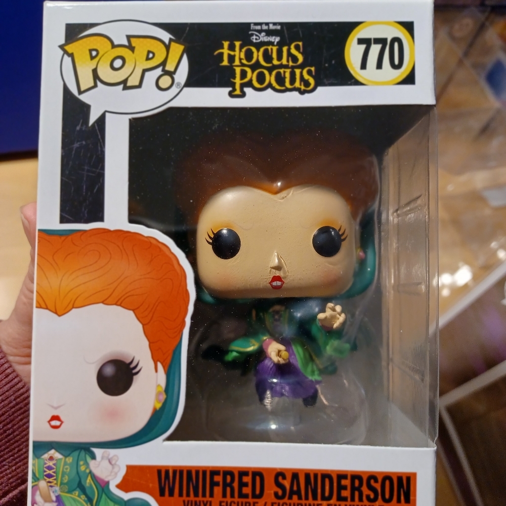 Winifred Sanderson 770 funko pop **small paint flaw